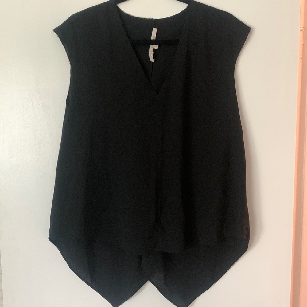 Light weight Rachel Roy shirt